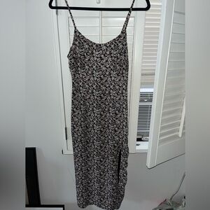 Abercrombie & Fitch high slit slip dress. No signs of wear - XS & fits TTS!